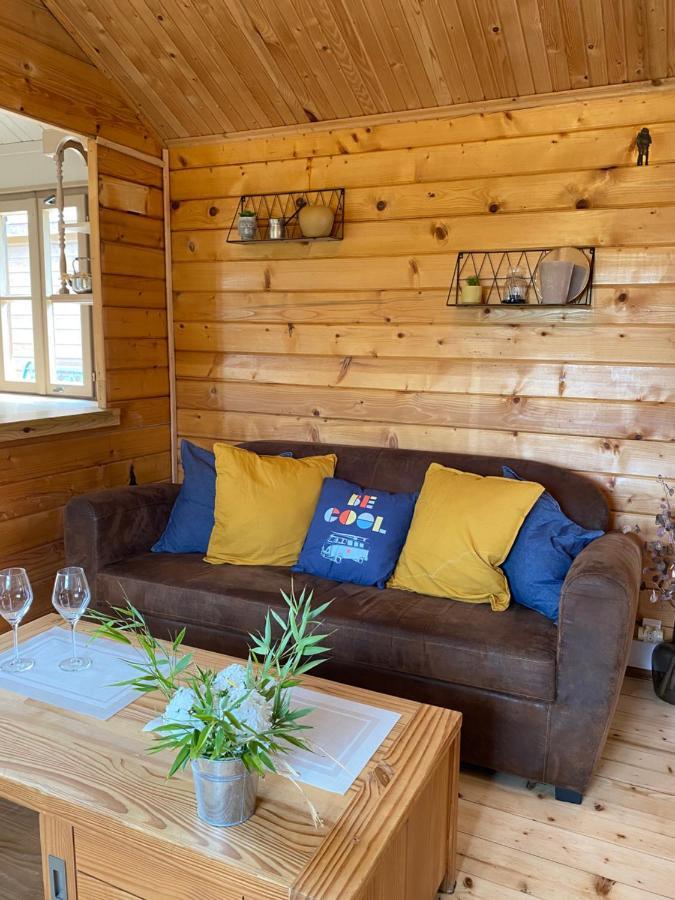 Au Chalet Fleuri Ablon Luaran gambar
